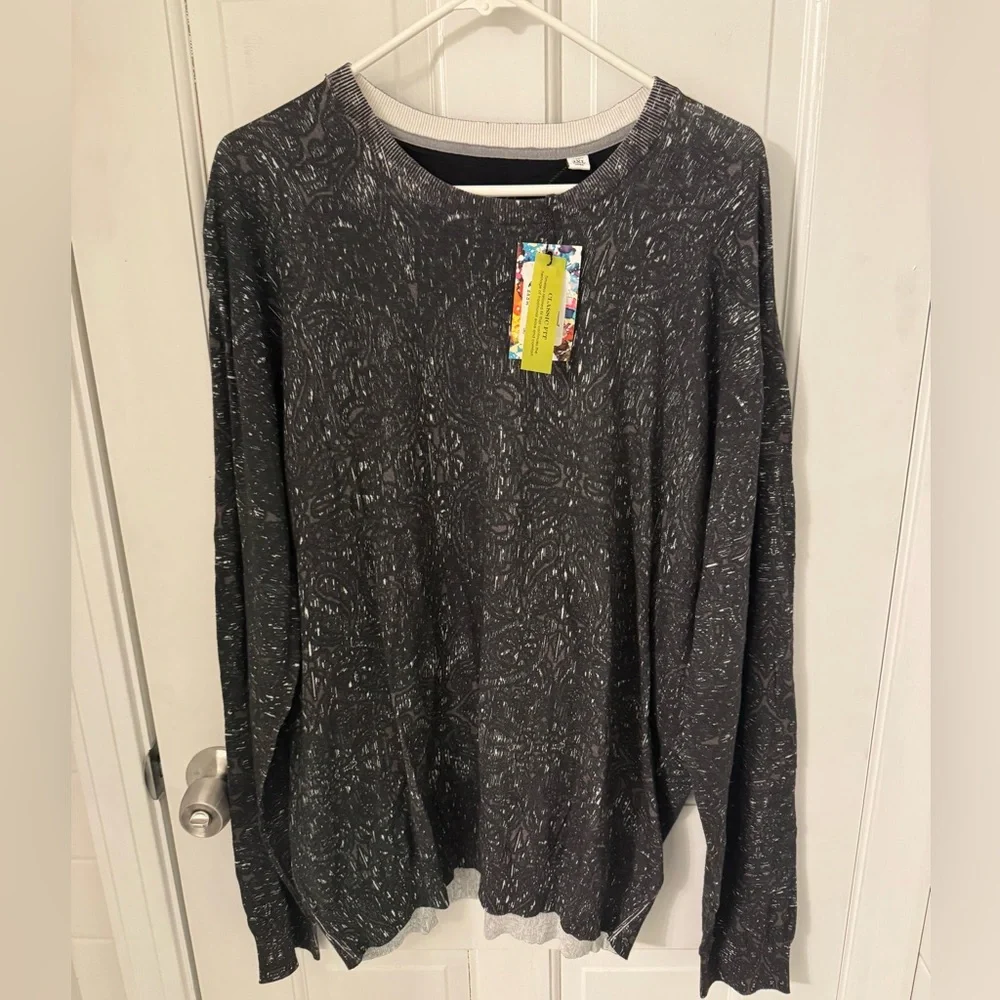 NWT- Robert Graham men’s Taurus Sweater. Size 3XL. Black and gray print